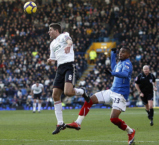 比埃拉離開中國 翻譯曬照將告別國安.